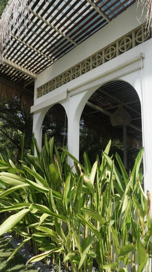 Suku Lifestyle Hotel & Villas Selong Belanak Luaran gambar
