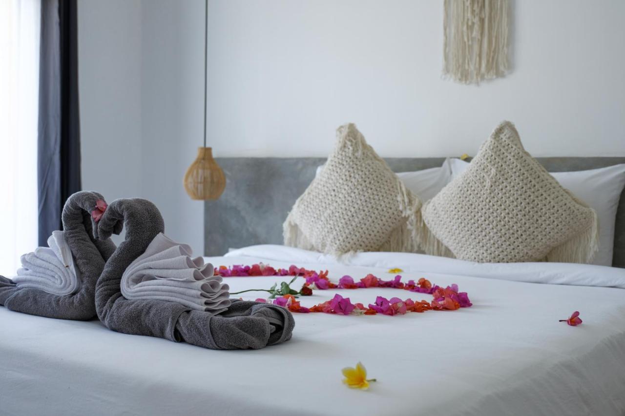 Suku Lifestyle Hotel & Villas Selong Belanak Luaran gambar